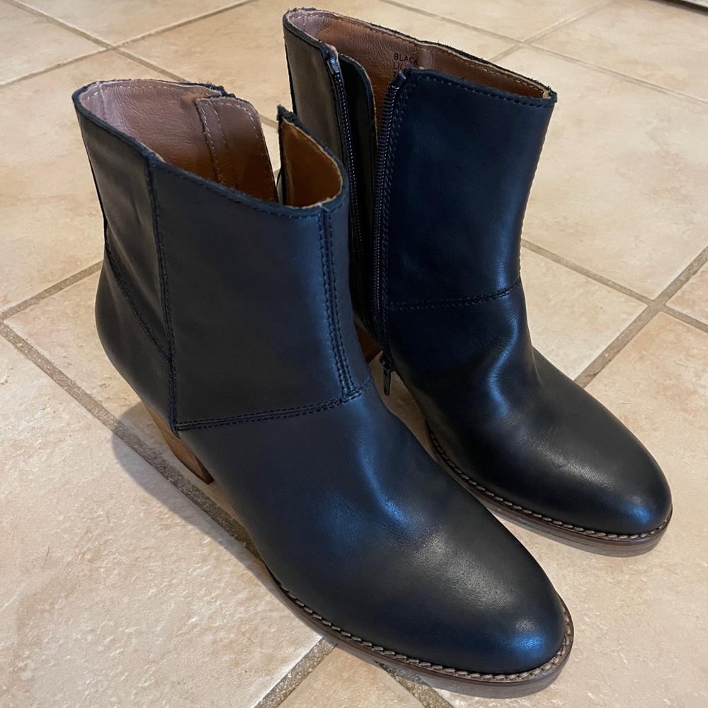 House of Harlow 1960 Lilly Boots - Size 7.5